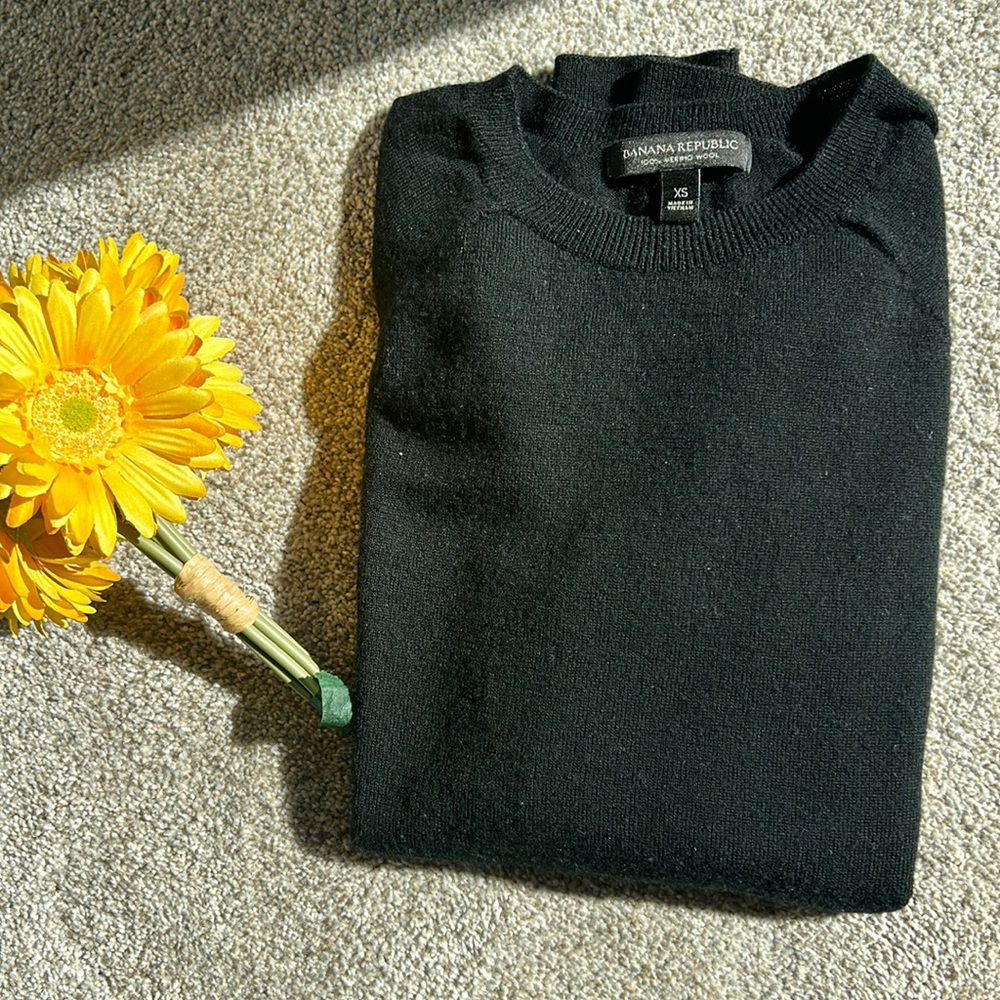 Banana Republic black merino wool sweater